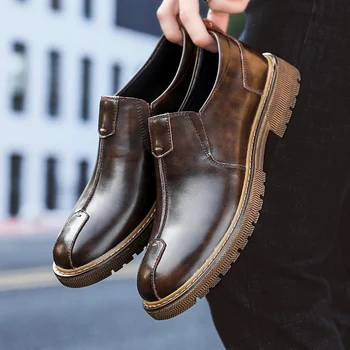 2019 nueva de los hombres casual zapatos de los hombres de tendencia salvaje Inglaterra cuero zapatos de los hombres