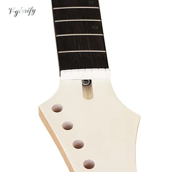 7 cuerdas de guitarra del cuello con la línea media 24F trastes