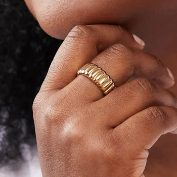 Estrecho de oro en negrita charlotte apilable anillo de mujer de acero inoxidable banda de llanura anillo minimalismo punk